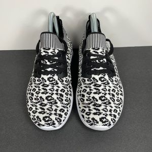 Skechers Bobs Sport Squad 2 Leopard Print Walking Sneakers Womens 7 LIKE NEW